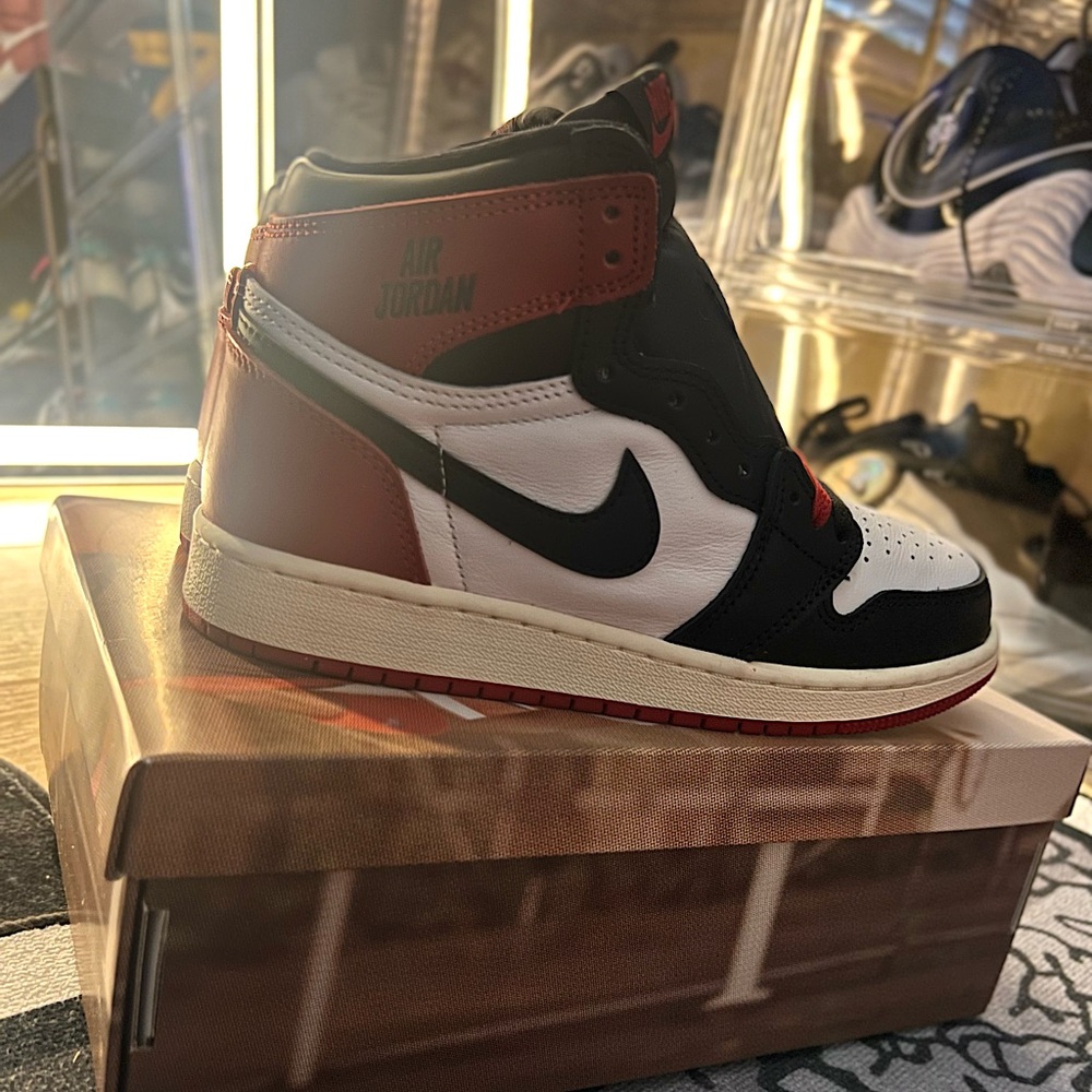 2025 Air Jordan 1 Retro High OG 'Black
Toe Reimagined'